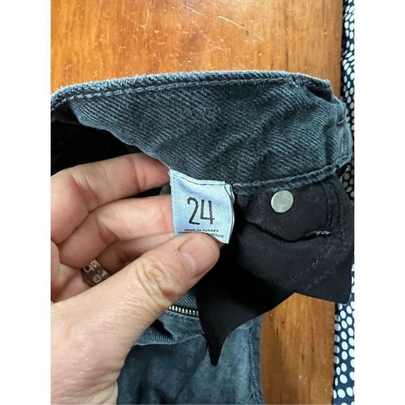 BDG black Jean cutoff shorts 24 - Picture 4 of 4